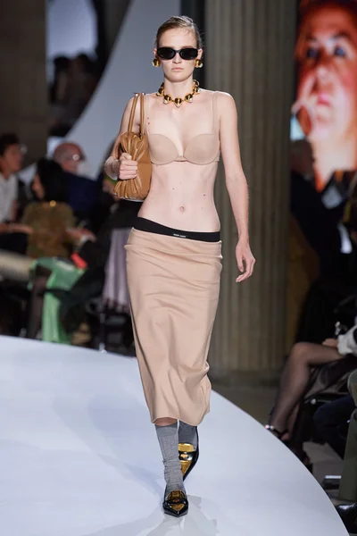 Look 27